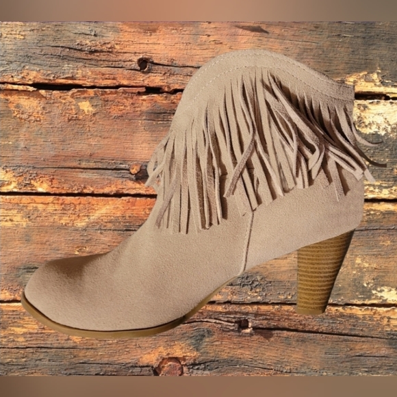 New Genuine Suede Fringed Ankle Boots (Mem. Foam wave insoles) (Sz10) - Picture 6 of 8